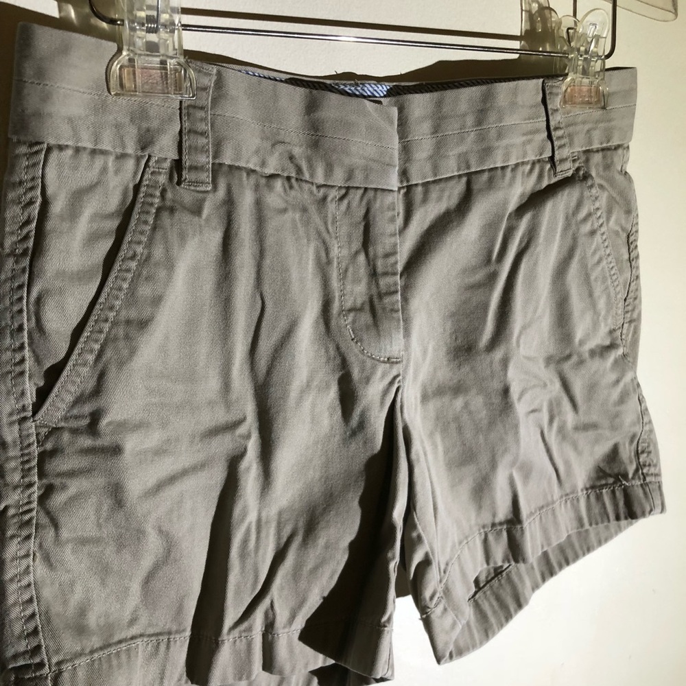 J crew broken in chino 100% cotton tan shorts sz2 - Picture 2 of 6